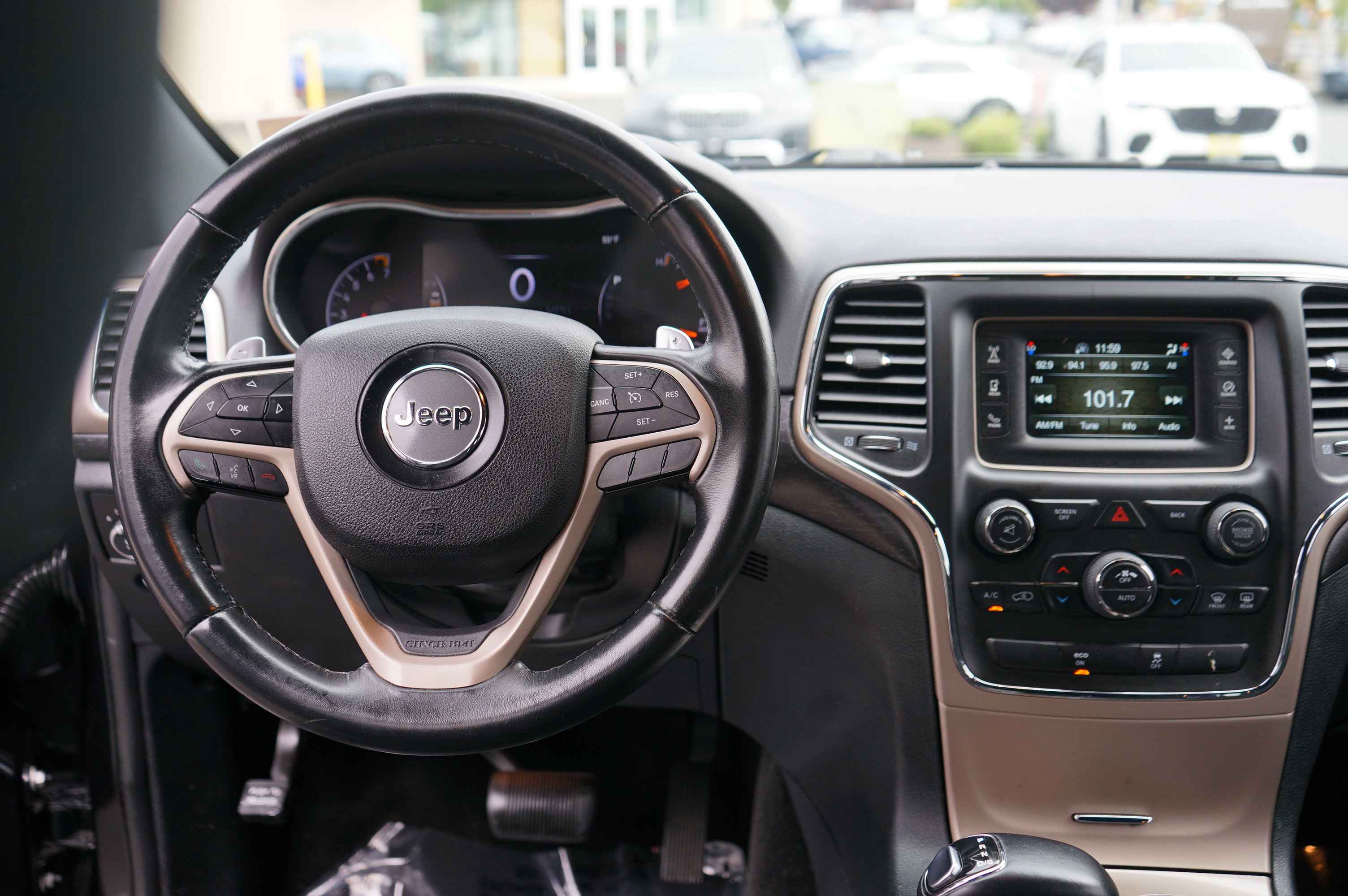 Used 2015 Jeep Grand Cherokee Laredo AWD/4WD image 19