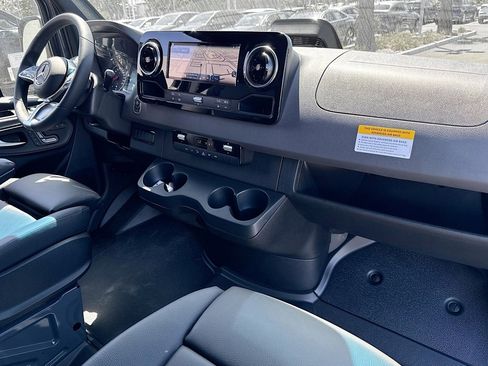 New 2025 Mercedes-Benz Sprinter 2500 image 22