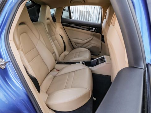 Used 2018 Porsche Panamera 4 w/ Sport Chrono Package image 49