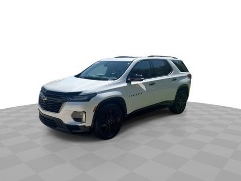 Used 2023 Chevrolet Traverse Premier w/ Redline Edition AWD/4WD image 5