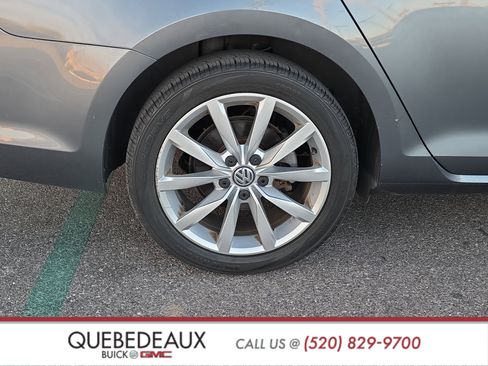 Used 2015 Volkswagen Golf SE image 8