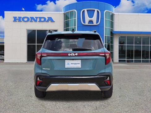 Used 2026 Kia Seltos EX FWD image 4