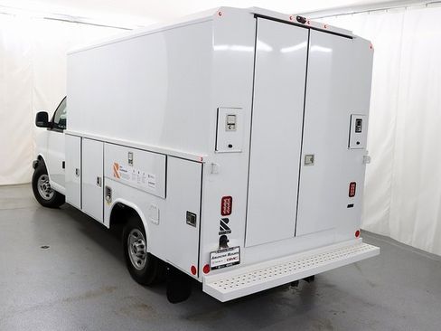 New 2025 GMC Savana 3500 w/ Power Convenience Package image 8