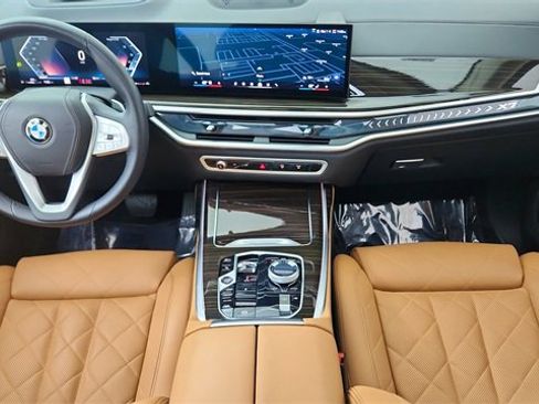 Used 2025 BMW X7 xDrive40i w/ Executive Package image 20