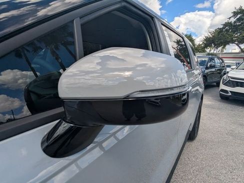 New 2027 Kia Carnival LX FWD image 12