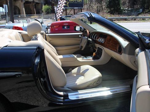 Used 2004 Jaguar XK8 Convertible image 33