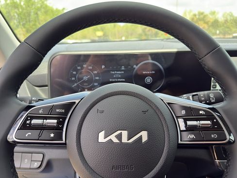 New 2026 Kia Seltos EX FWD image 18