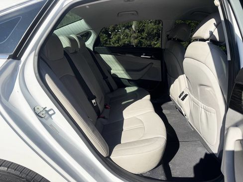 Used 2017 Hyundai Sonata Limited image 13