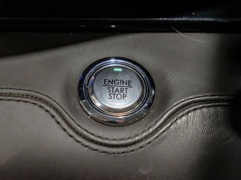 Used 2021 Lincoln Navigator L Black Label w/ Cargo Convenience Package image 20