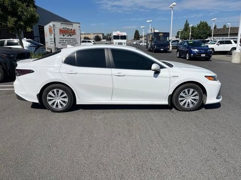 Used 2021 Toyota Camry LE FWD image 3