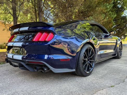 Used 2018 Ford Mustang Shelby GT350 image 32