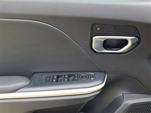 Certified 2025 Kia K4 GT-Line image 12