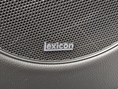 Used 2022 Genesis GV70 2.5T w/ Advanced Package image 22