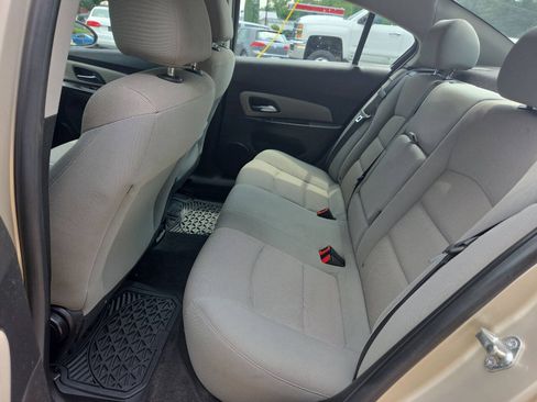 Used 2014 Chevrolet Cruze LT FWD image 16