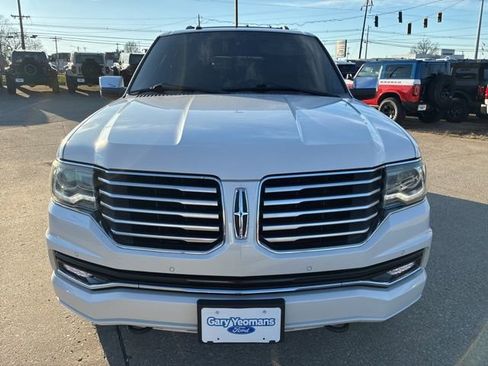 Used 2016 Lincoln Navigator Reserve image 2
