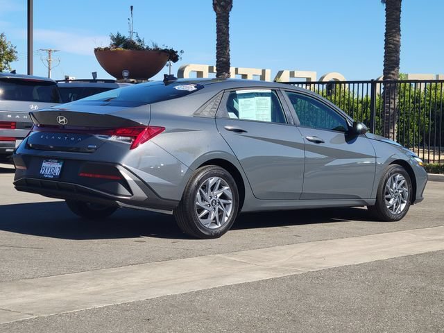 Certified 2026 Hyundai Elantra Hybrid FWD image 4