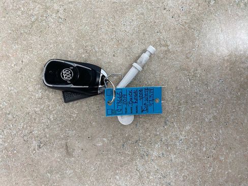 Used 2019 Buick Regal Preferred image 27