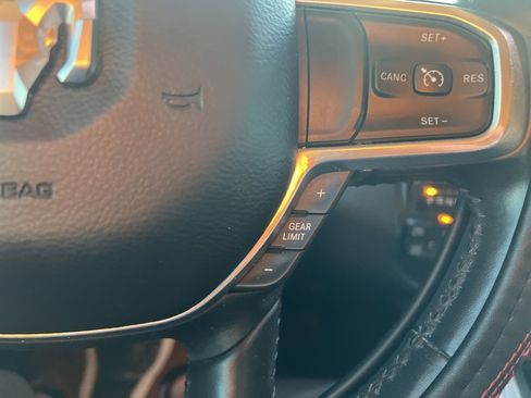 Used 2019 RAM 1500 Laramie image 17