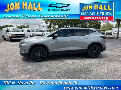 Used 2024 Chevrolet Blazer LT w/ Convenience Package FWD image 3