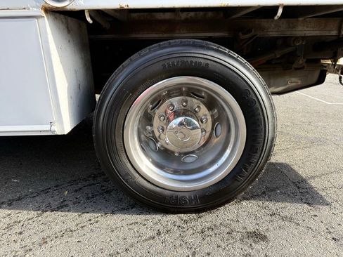 Used 2014 Ford F450 XL w/ Power Equipment Group image 9