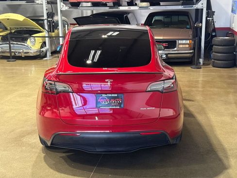 Used 2023 Tesla Model Y Performance AWD/4WD image 9