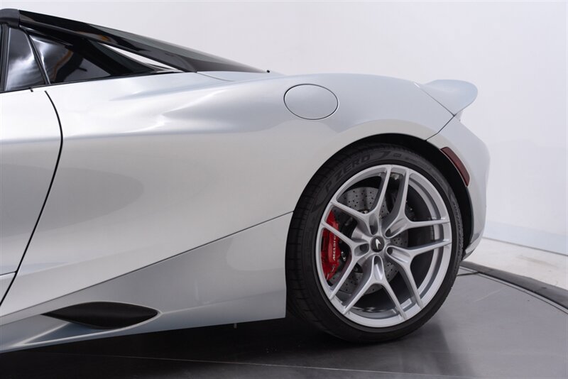 Used 2024 McLaren 750S Spider RWD image 36