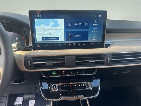 New 2026 Lincoln Corsair Premiere image 14