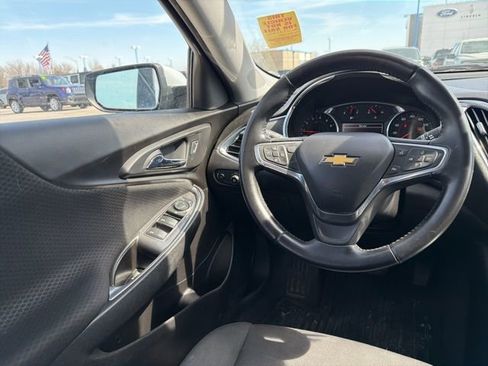 Used 2016 Chevrolet Malibu LT image 16