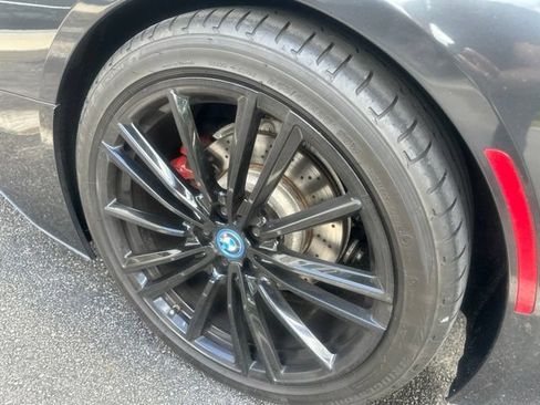 Used 2019 BMW i8 Roadster AWD/4WD image 11