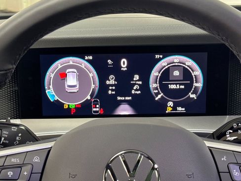 New 2026 Volkswagen Tiguan SE R-Line FWD image 23