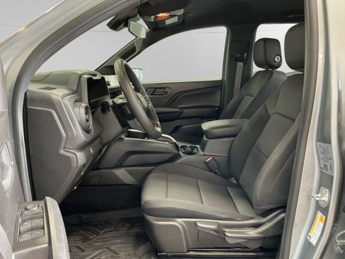 Used 2024 Chevrolet Colorado Trail Boss w/ Advanced Trailering Package AWD/4WD image 9