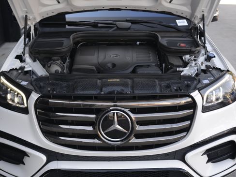 Used 2024 Mercedes-Benz GLS 450 4MATIC image 38