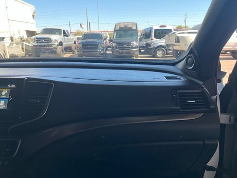 Used 2023 Honda Passport EX-L image 17