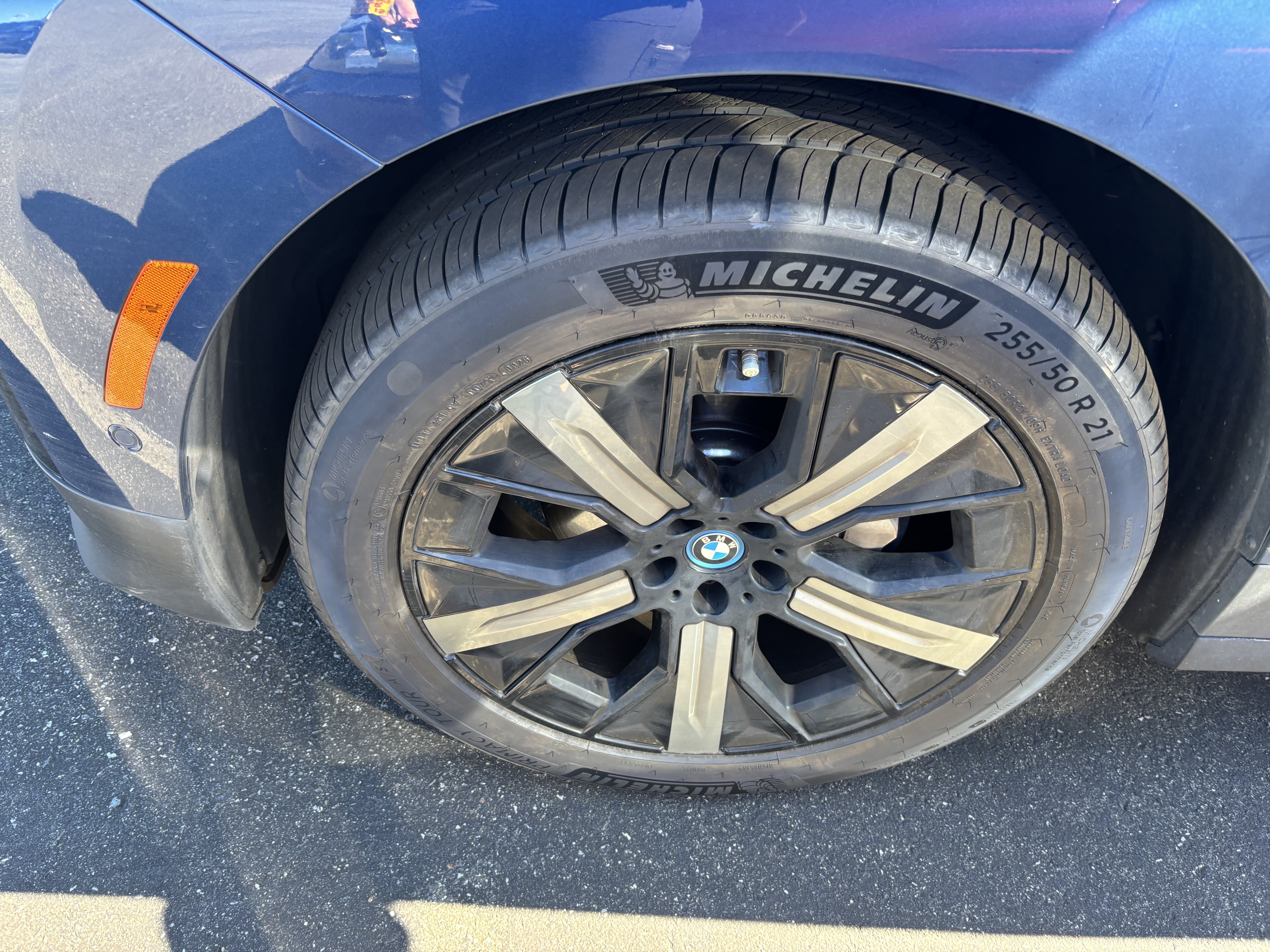 Used 2024 BMW iX xDrive50 AWD/4WD image 13