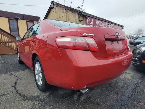 Used 2009 Toyota Camry LE FWD image 3
