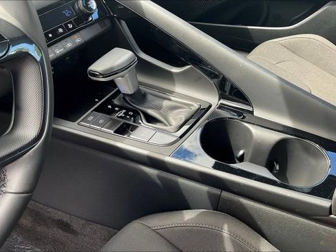 New 2025 Hyundai Elantra SEL image 8