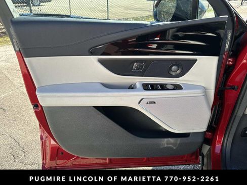 New 2026 Lincoln Nautilus Reserve w/ Jet Appearance Package image 10