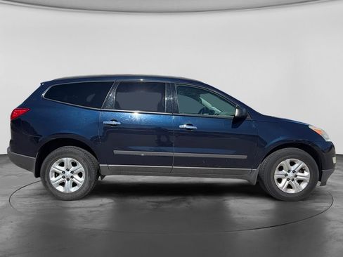 Used 2011 Chevrolet Traverse LS FWD image 10