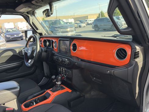 Used 2021 Jeep Gladiator Rubicon AWD/4WD image 26