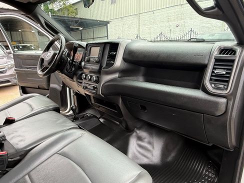 Used 2022 RAM 2500 Tradesman w/ Chrome Appearance Group AWD/4WD image 19