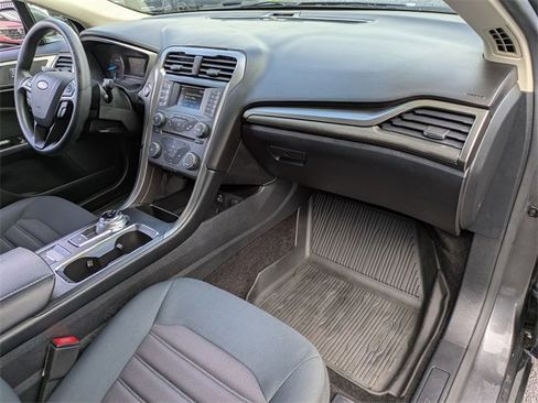 Certified 2017 Ford Fusion SE image 22