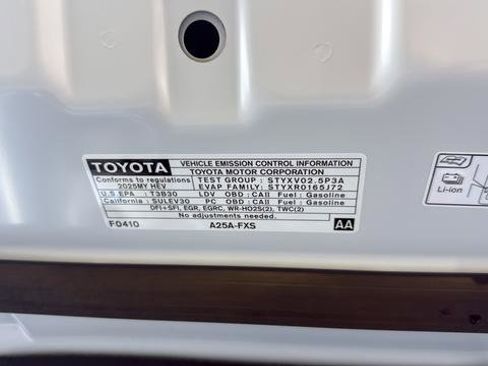 Used 2025 Toyota Camry XSE FWD image 27