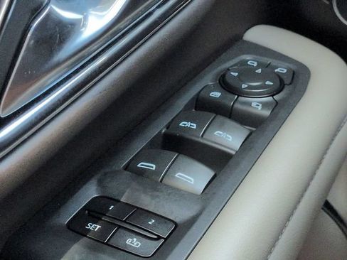 Used 2022 Chevrolet Tahoe LT w/ LT Signature Package RWD image 23