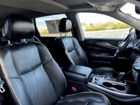 Used 2019 INFINITI QX60 Luxe w/ Essential Package image 26