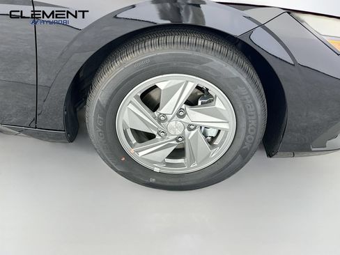 New 2026 Hyundai Elantra SE FWD image 31