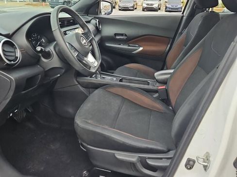 Used 2024 Nissan Kicks SR image 18