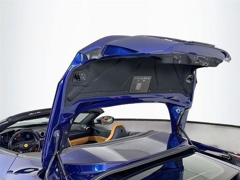 Used 2020 Ferrari Portofino image 28