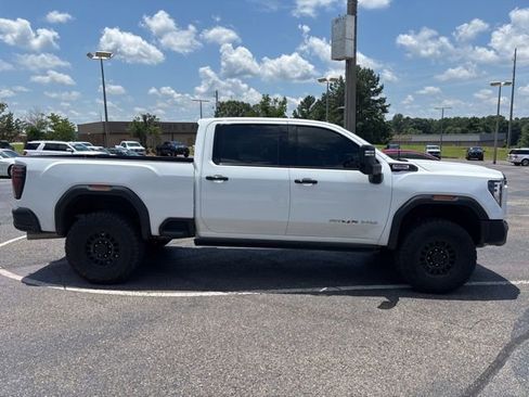 Used 2025 GMC Sierra 2500 AT4X w/ AT4X AEV Edition AWD/4WD image 2