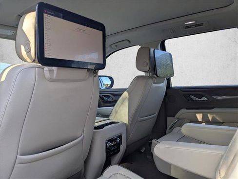 Used 2023 GMC Yukon Denali w/ Denali Reserve Package image 12