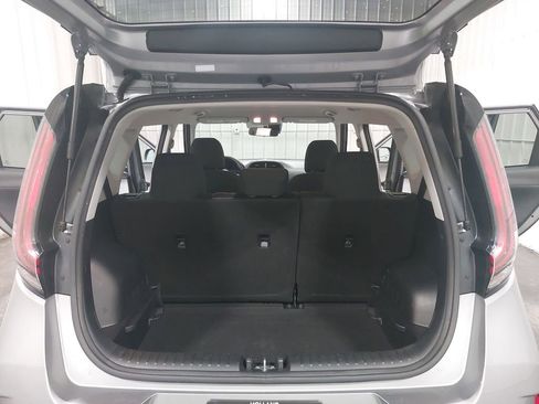 Used 2025 Kia Soul LX w/ LX Technology Package image 12